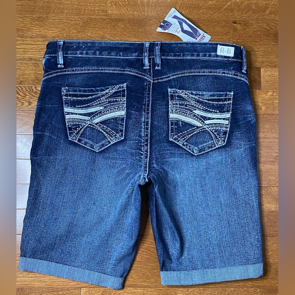 NWT Rhythm in Blues Jeans Capris Dark Blue Wash “Hourglass Slimmer” Size 16 - Picture 2 of 12